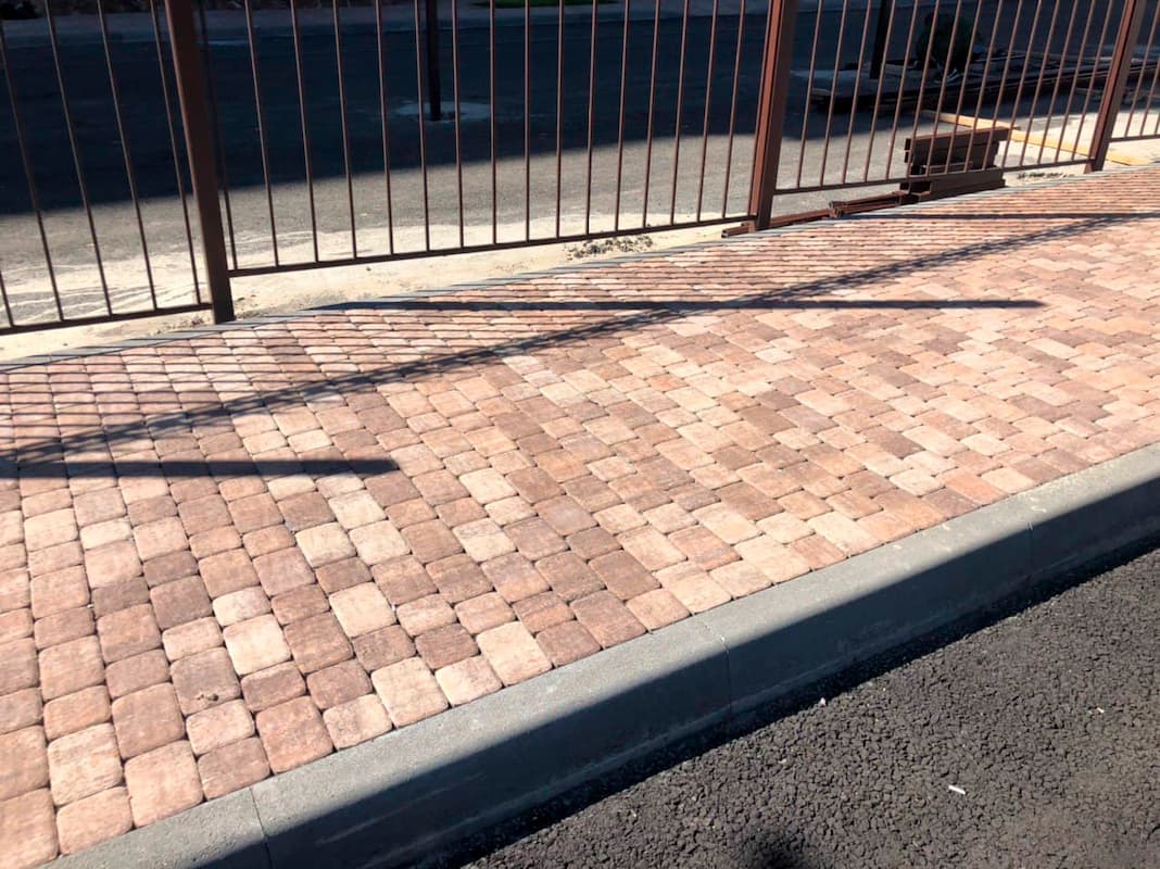 kollekcziya dorozhnye bordyury seryj