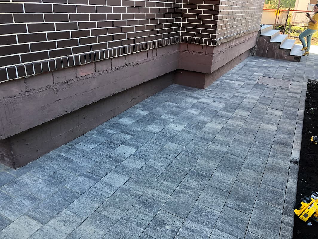 kollekcziya kvadro granit bazalt 2