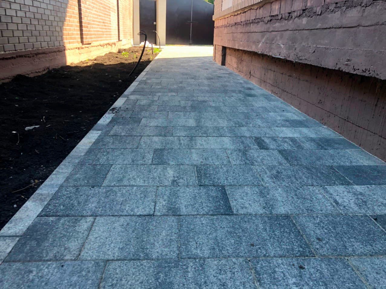 kollekcziya kvadro granit bazalt 5