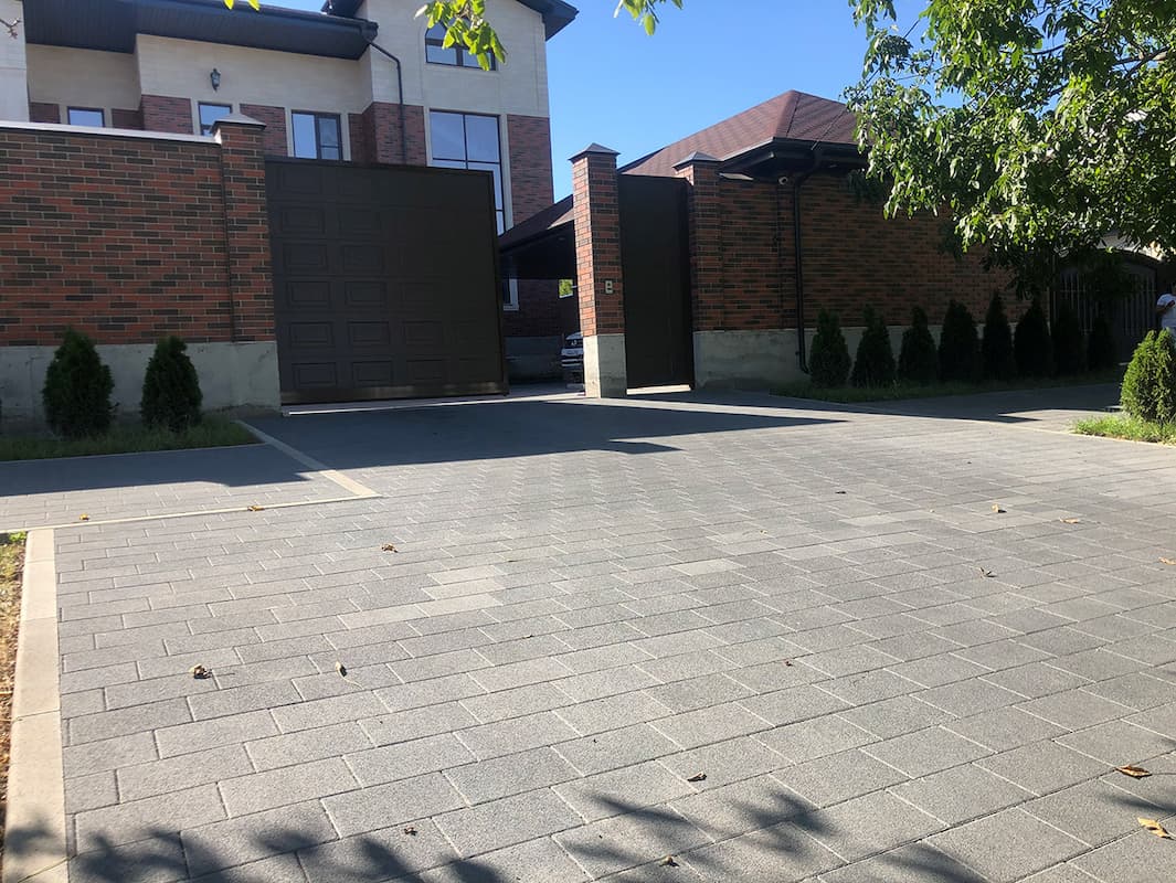 kollekcziya platczstoun 200h300h65 granitbazalt