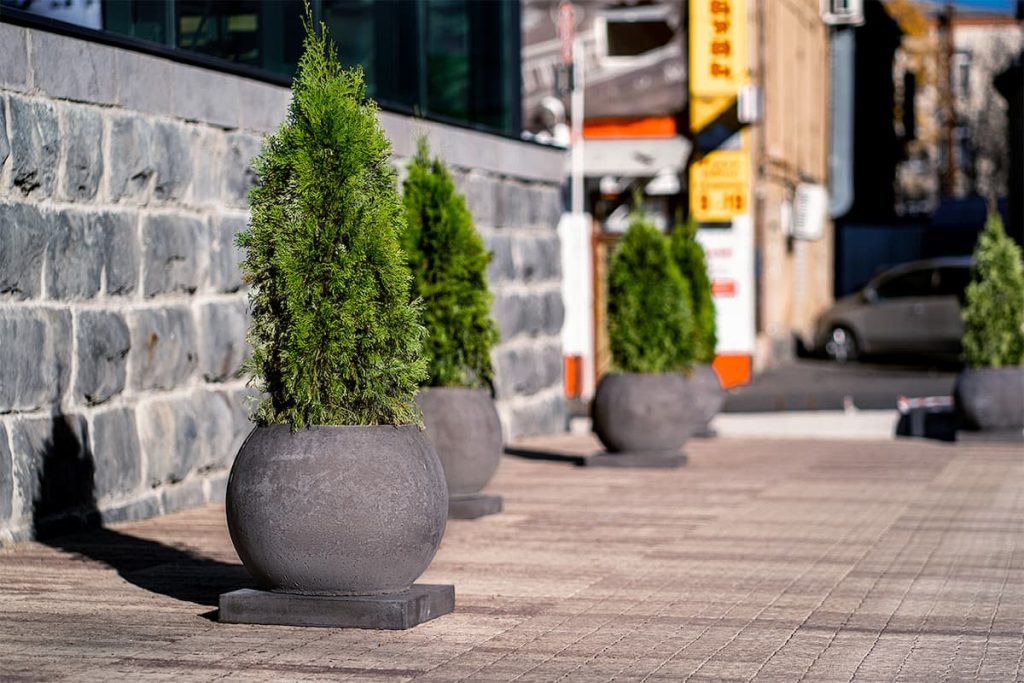 vaza betonnaya shar grafit